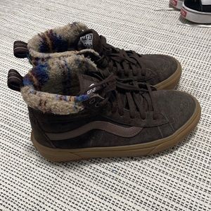 Vans boots size 8-8.5 women, 7 men